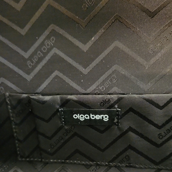 NWOT Olga Berg Pink Rhinestone Clutch with Gold Chain - Picture 3 of 9